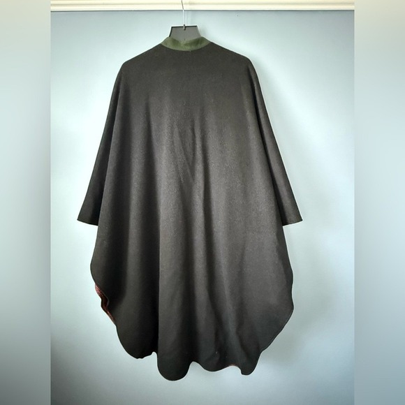 Pischl Women's 100% Wool Black Poncho Cape Satin Lined Button Closure Long - Picture 12 of 13